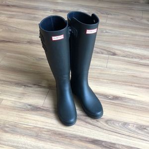 Hunter refined tall rain boots size 8